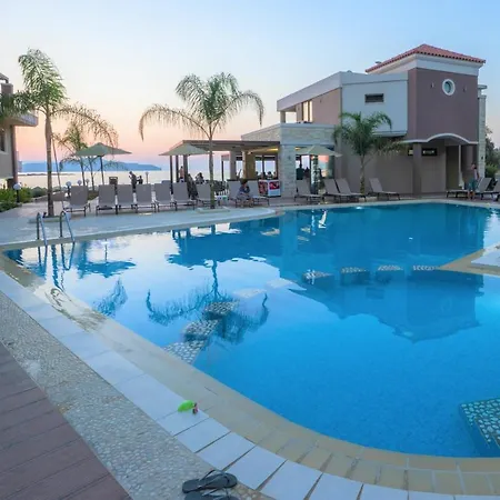 Golden Bay Aparthotel Kato Daratso