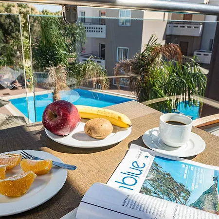 Golden Bay Aparthotel 3*