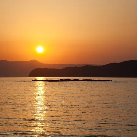 Golden Bay Aparthotel 3*