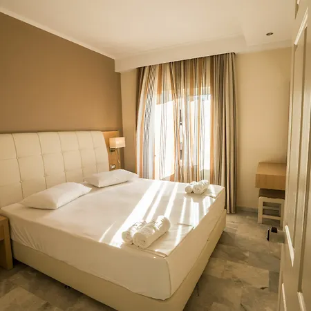 شقة فندقية Golden Bay 3*
